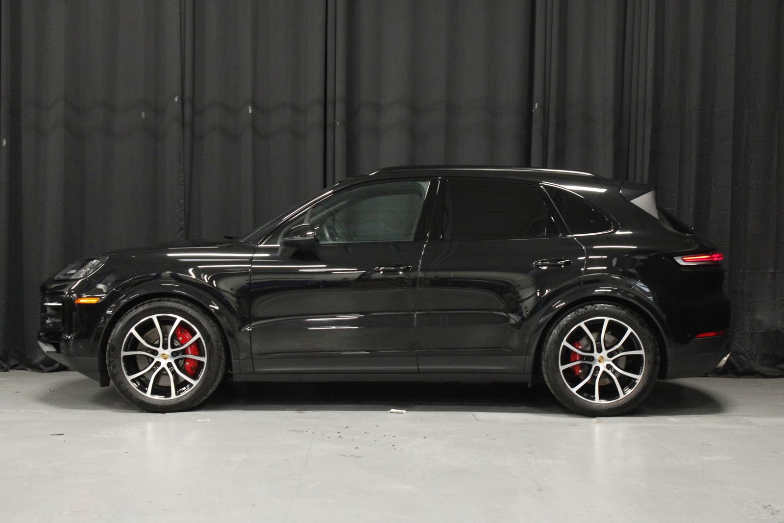 Certified 2024 Porsche Cayenne S AWD/4WD image 2