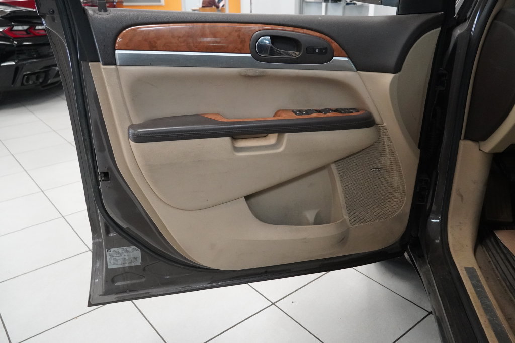 Used 2008 Buick Enclave CXL w/ Entertainment Package #3 FWD image 7
