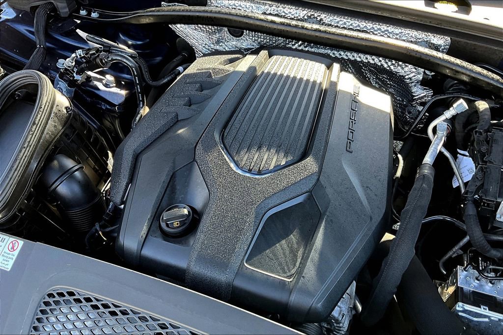 Used 2022 Porsche Macan image 45