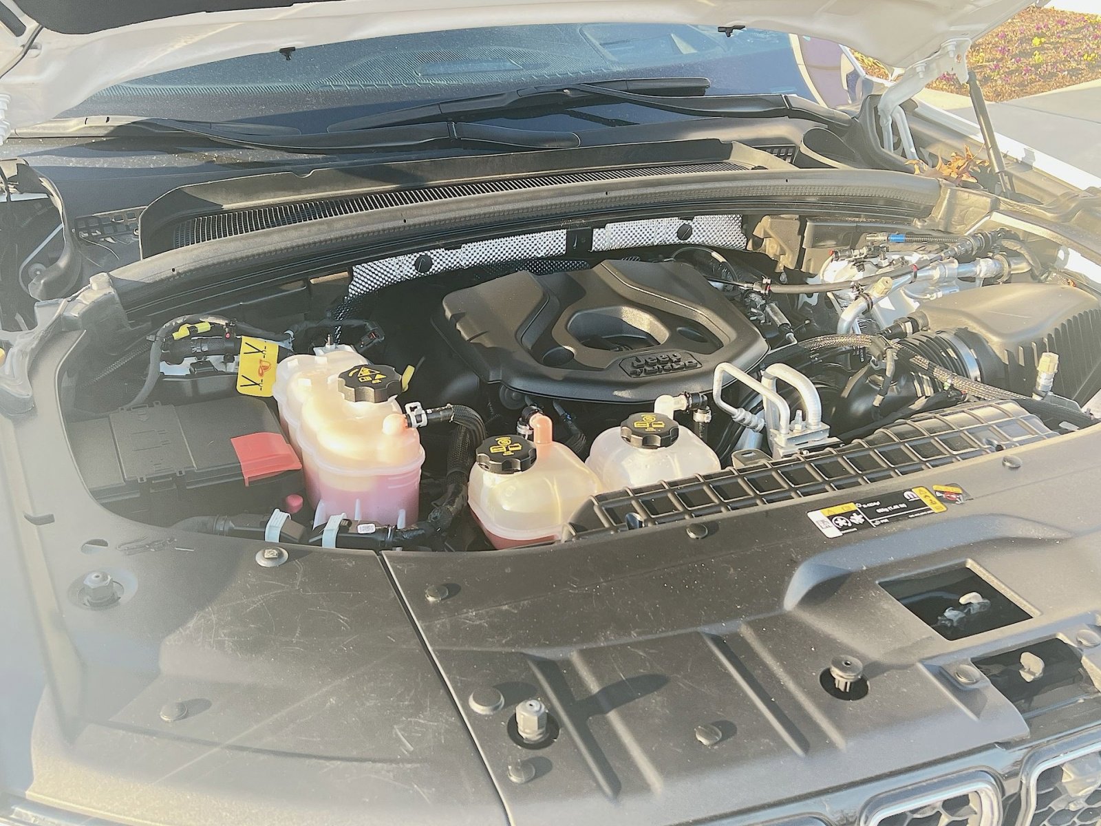 Used 2022 Jeep Grand Cherokee Overland w/ Advanced Protech Group III image 27