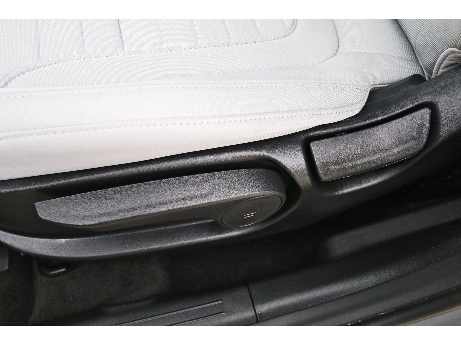 Certified 2025 Hyundai Santa Cruz SE image 29