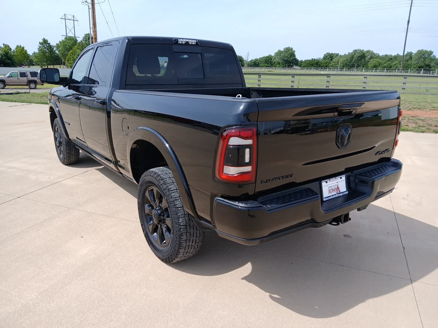 Used 2020 RAM 2500 Limited AWD/4WD image 3