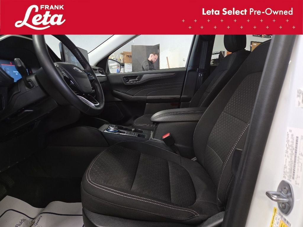 Used 2023 Ford Escape Active w/ Tech Pack #1 AWD/4WD image 13