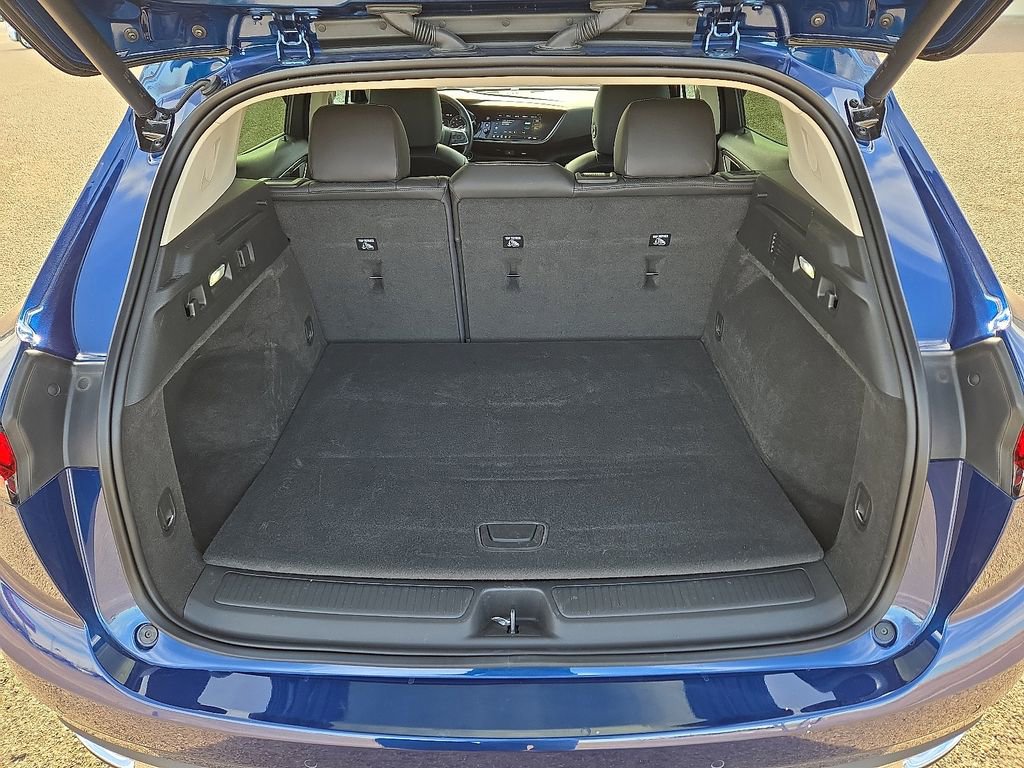 Used 2023 Buick Envision Essence image 13