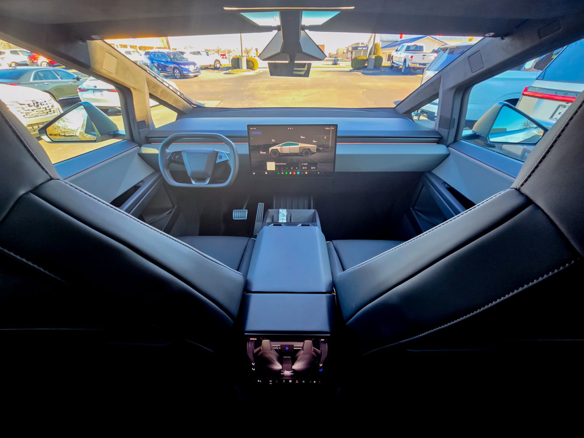 Used 2025 Tesla Cybertruck AWD Crew Cab image 34