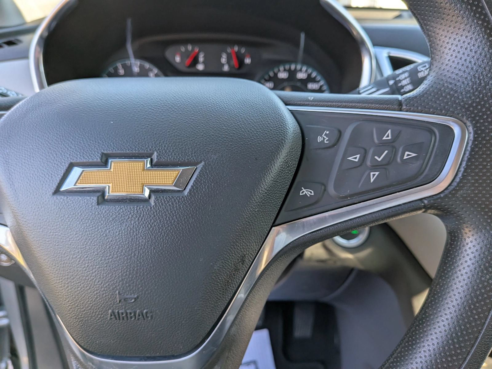 Used 2024 Chevrolet Equinox LS FWD image 43