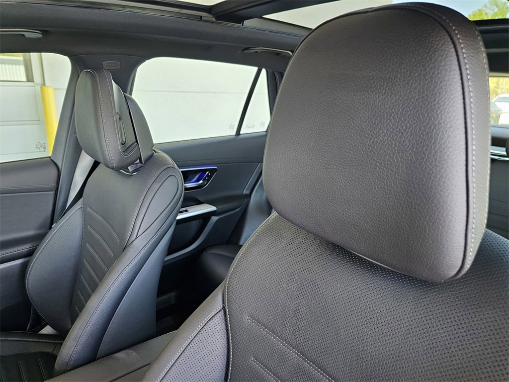 Used 2025 Mercedes-Benz GLC 43 AMG 4MATIC image 17