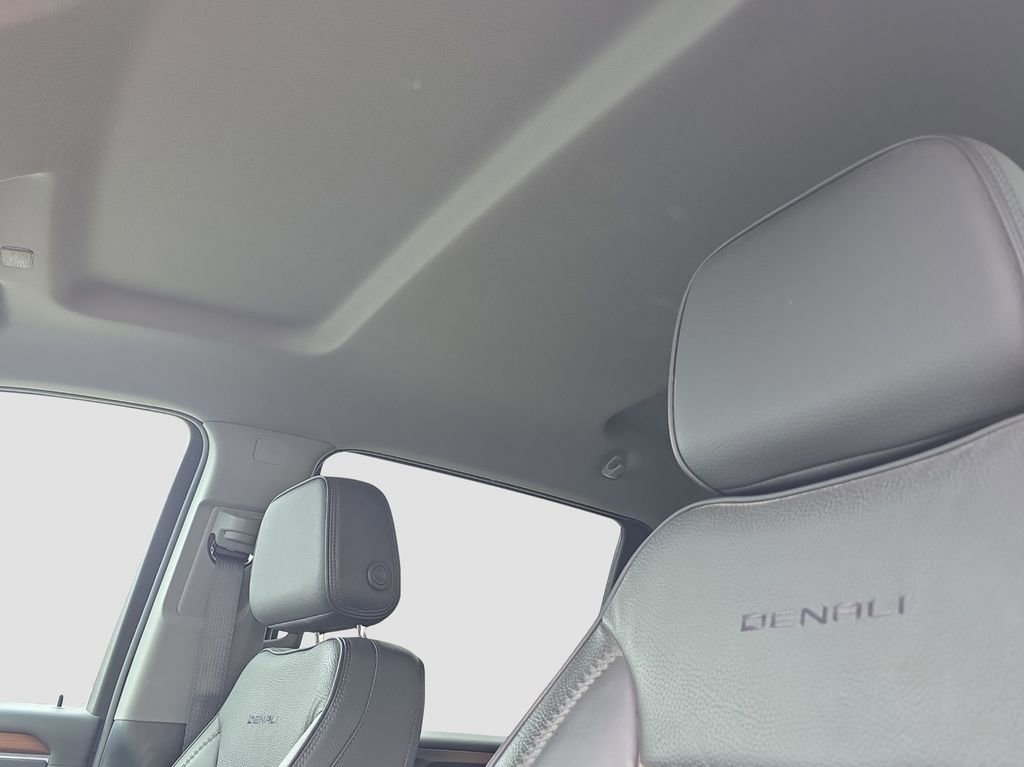 Used 2025 GMC Sierra 2500 Denali w/ Technology Package image 8