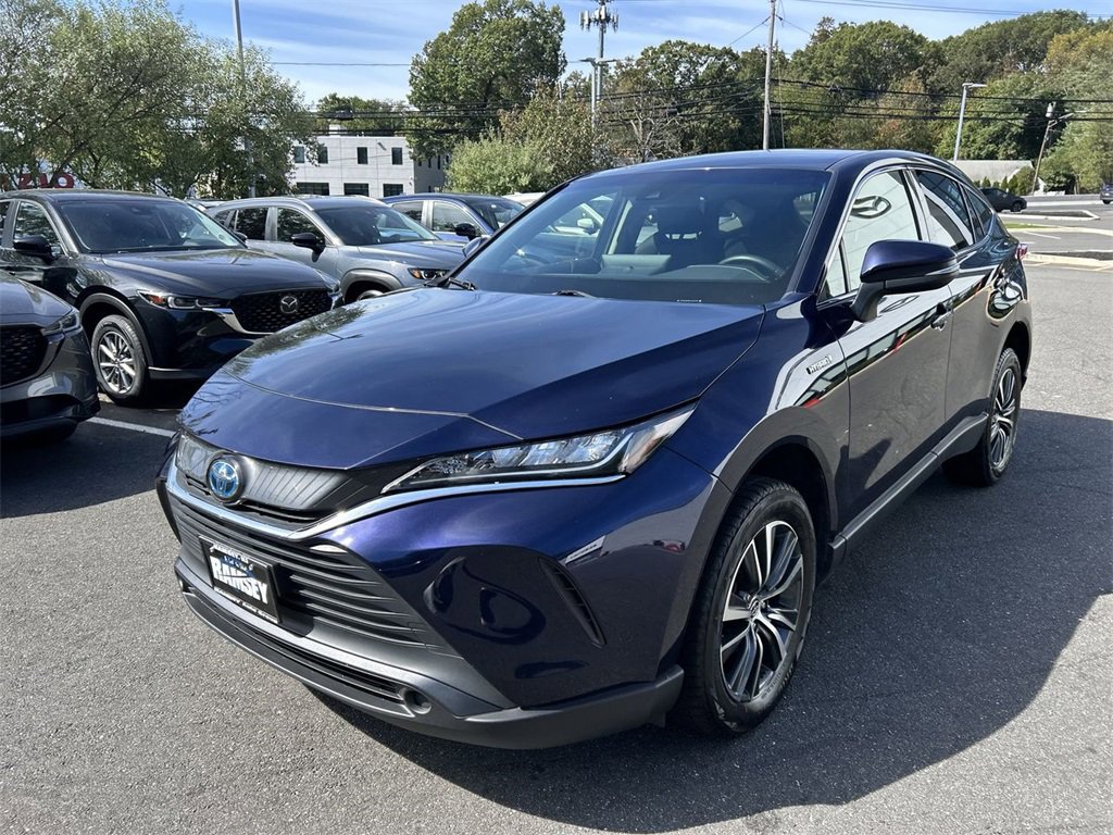 Used 2021 Toyota Venza LE image 4