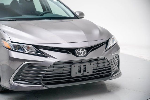 Used 2023 Toyota Camry LE image 9