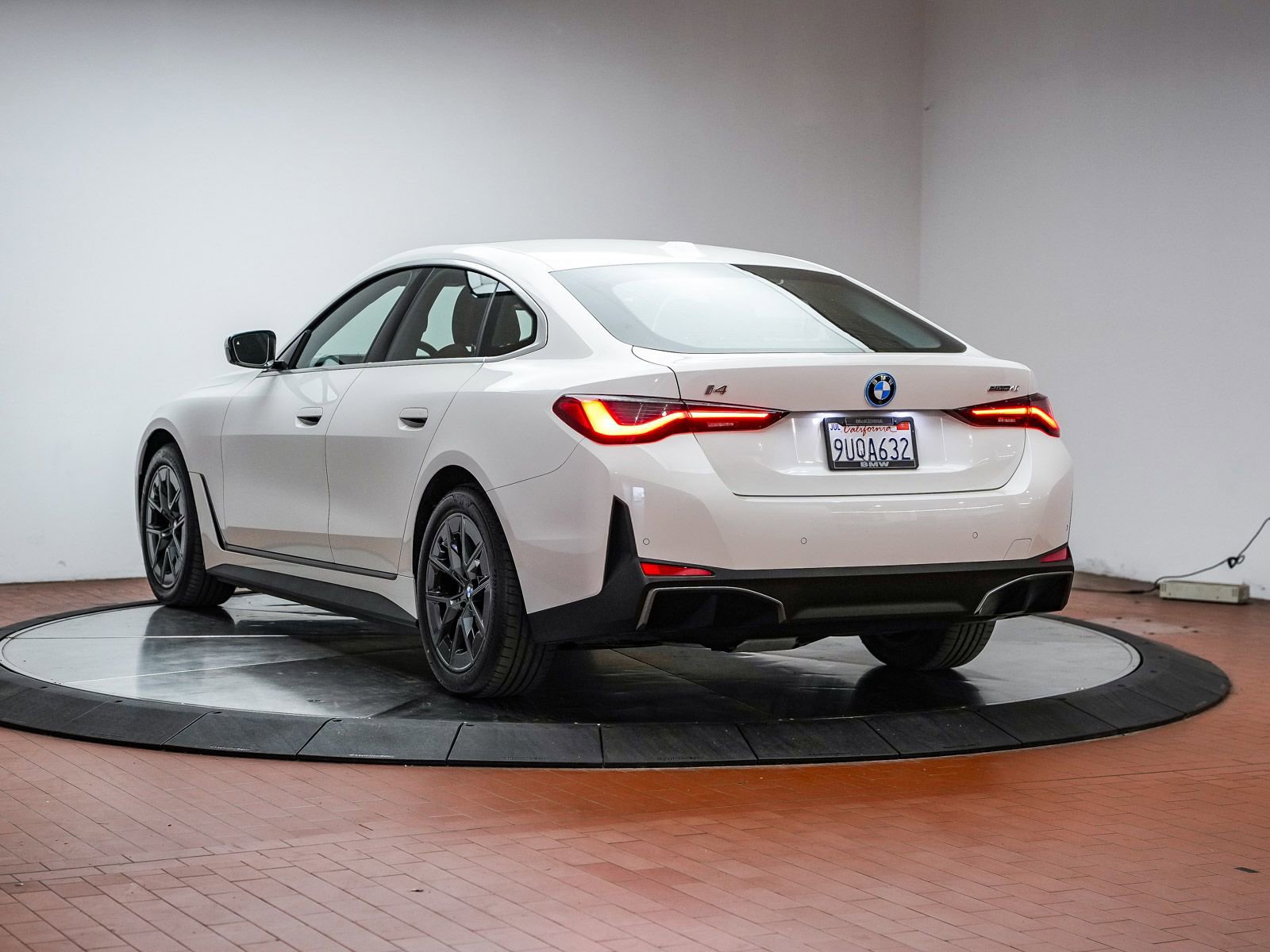 Certified 2025 BMW i4 eDrive40 w/ Premium Package RWD image 7