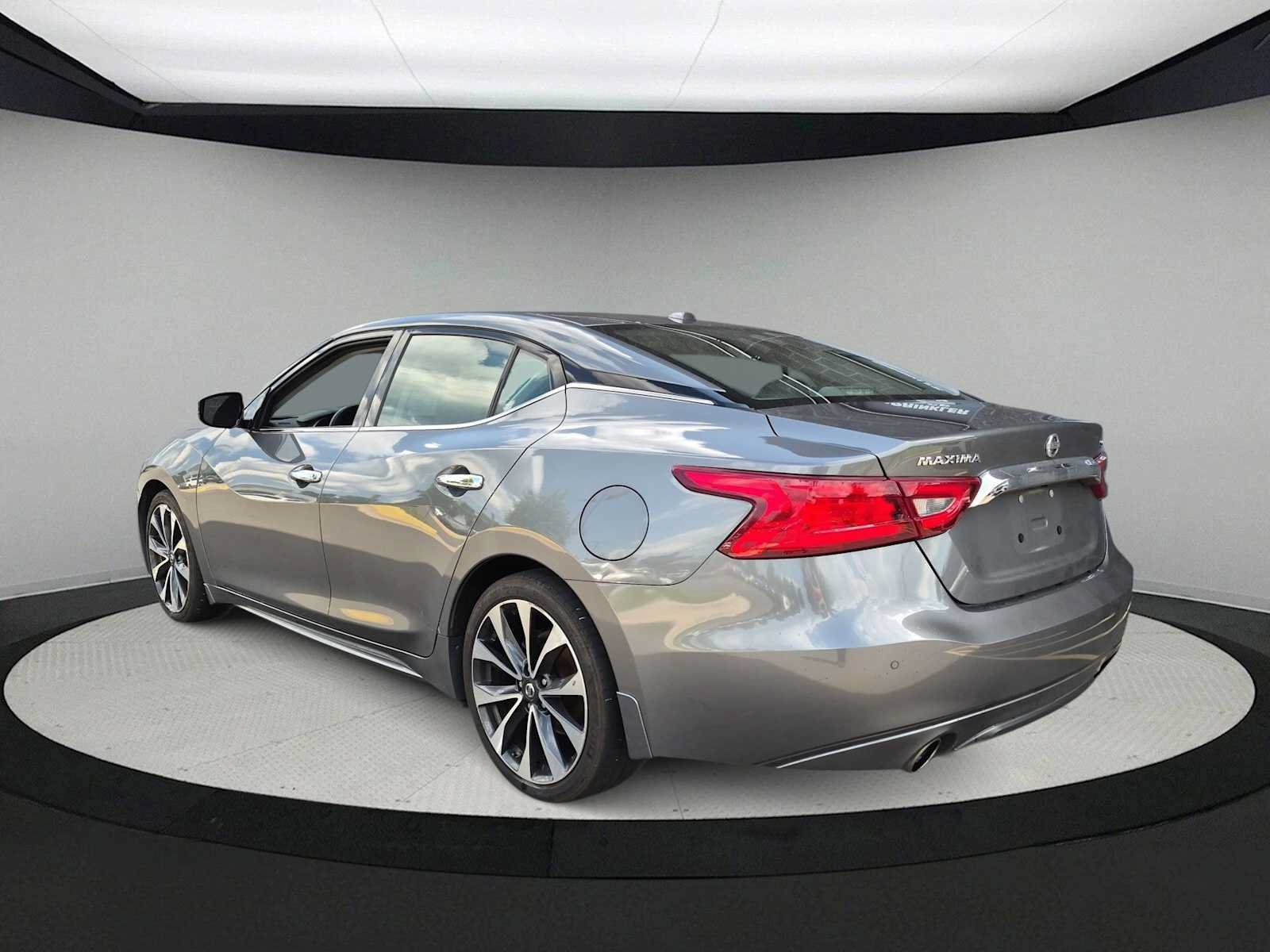 Used 2017 Nissan Maxima SR FWD image 6