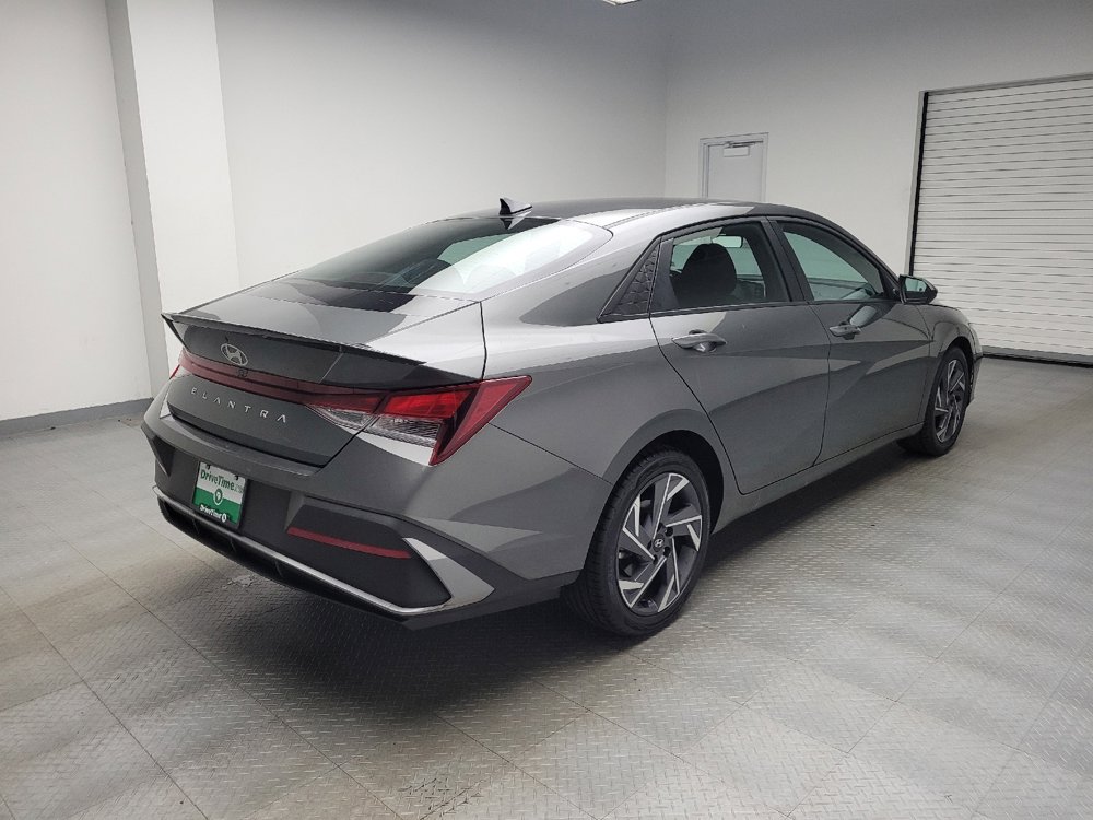 Used 2025 Hyundai Elantra Sport w/ Cargo Package FWD image 9