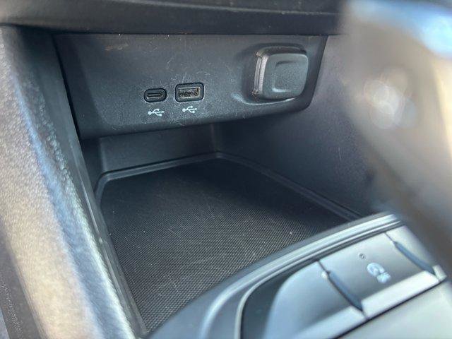Used 2025 Buick Envista Preferred FWD image 25