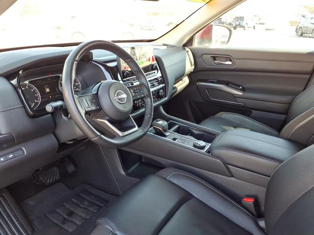 Used 2024 Nissan Pathfinder SL w/ Cargo Package image 13