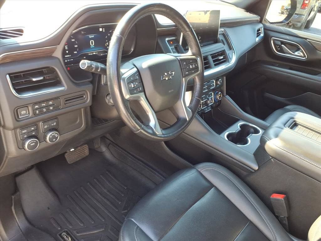 Used 2023 Chevrolet Tahoe Z71 w/ Luxury Package AWD/4WD image 11