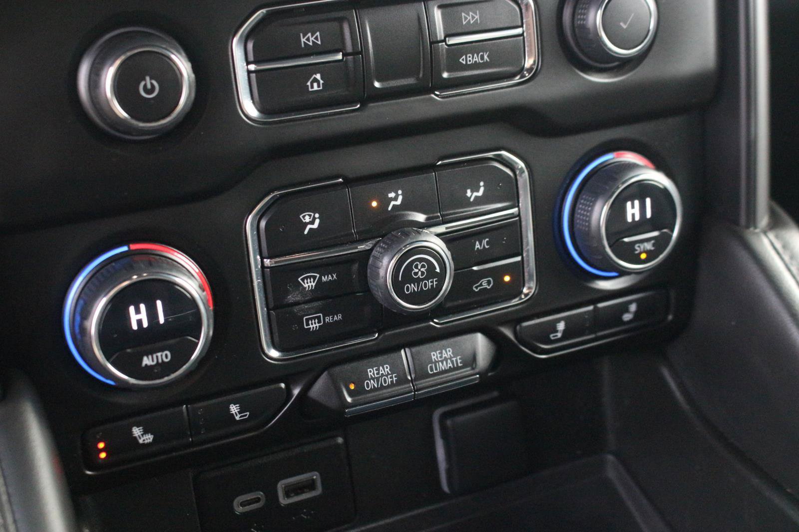 Used 2023 Chevrolet Suburban LT image 26