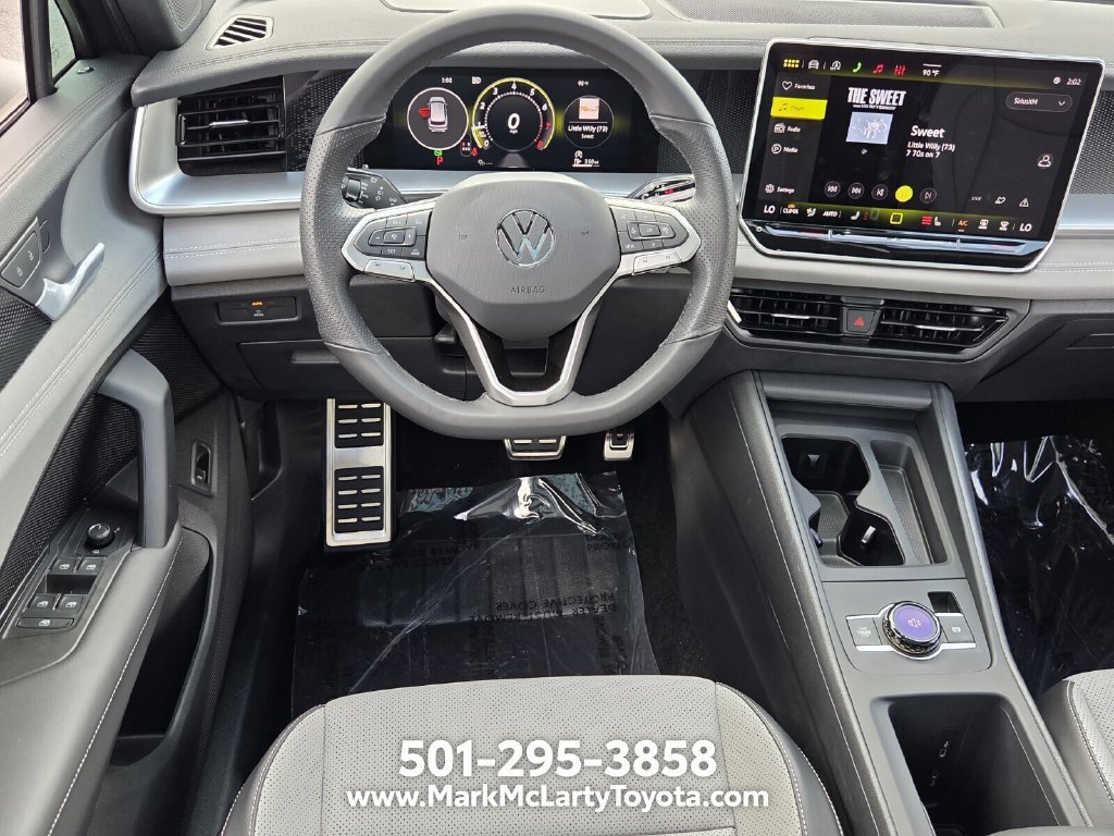Used 2026 Volkswagen Tiguan SE R-Line FWD image 11