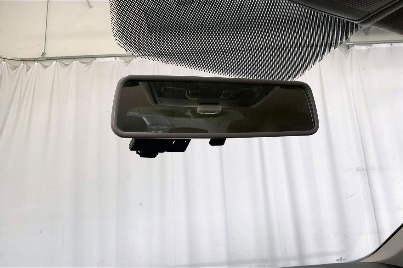 Used 2018 Volkswagen Tiguan S FWD image 17