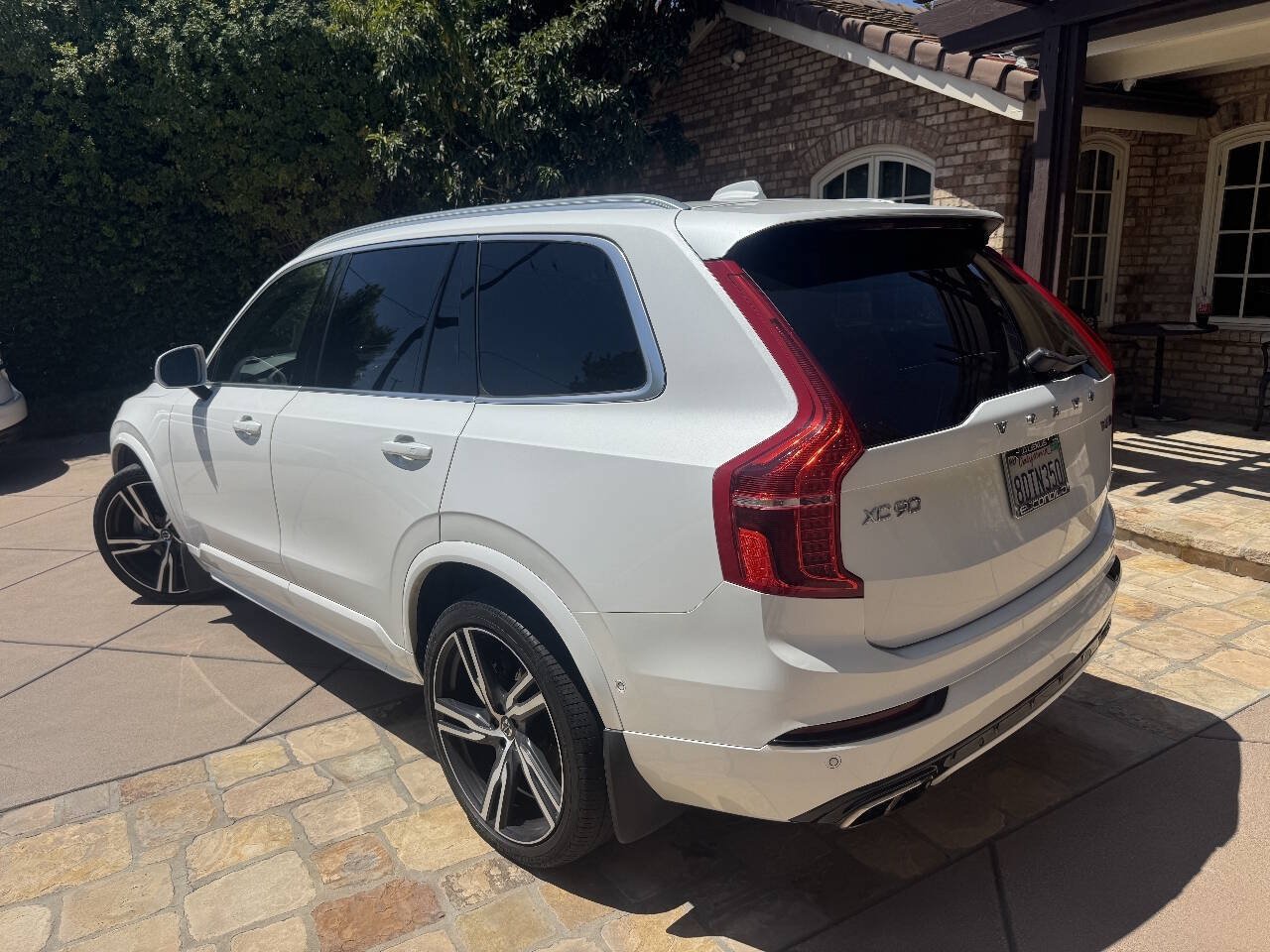 Used 2018 Volvo XC90 T6 R-Design w/ Convenience Package AWD/4WD image 3