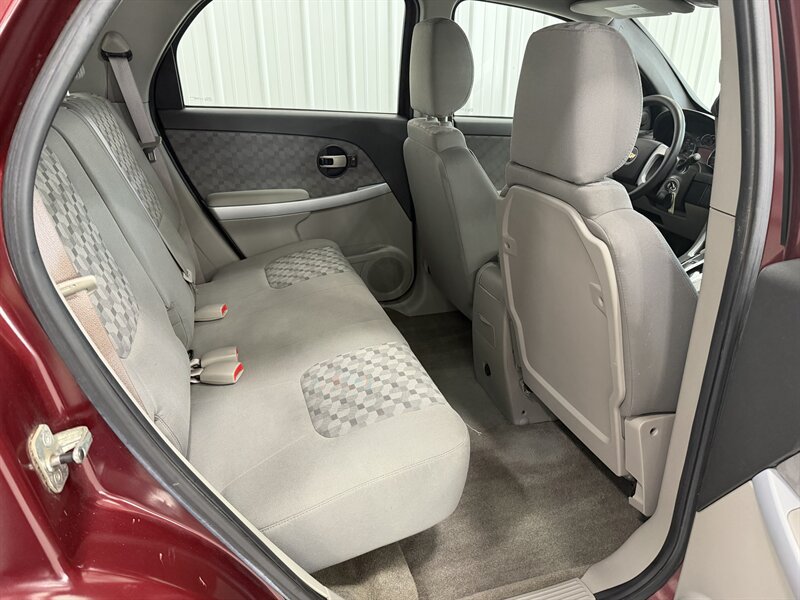Used 2007 Chevrolet Equinox LS AWD/4WD image 15