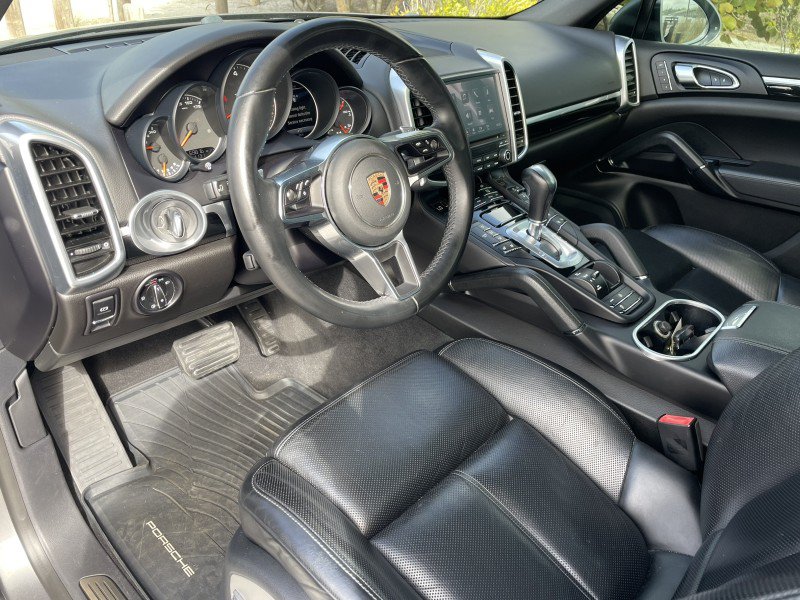 Used 2017 Porsche Cayenne Platinum Edition AWD/4WD image 10
