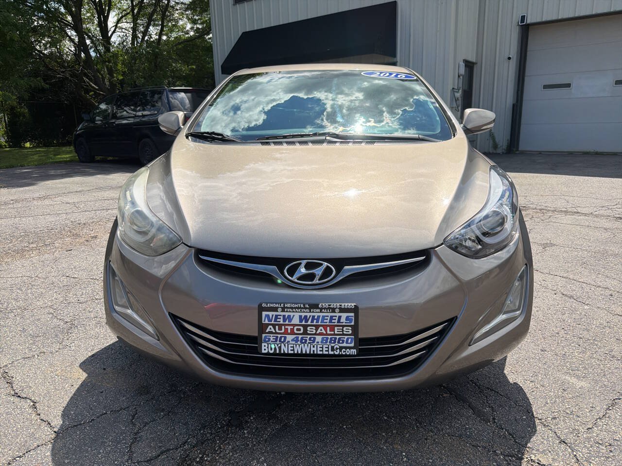 Used 2016 Hyundai Elantra Limited FWD image 2