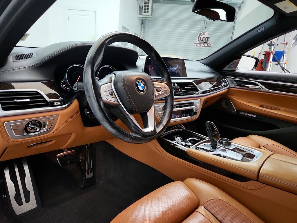Used 2018 BMW 750i RWD image 13
