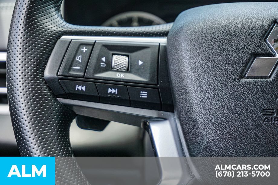 Used 2025 Mitsubishi Outlander SE FWD image 30