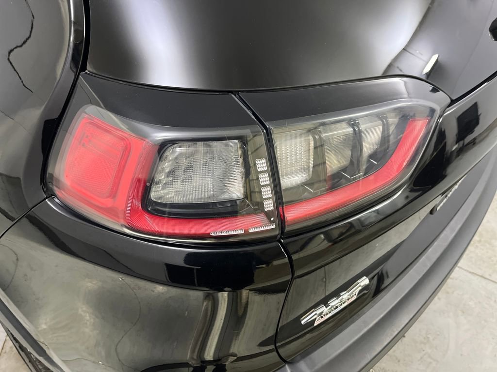 Used 2019 Jeep Cherokee Latitude w/ Popular Appearance Group image 43