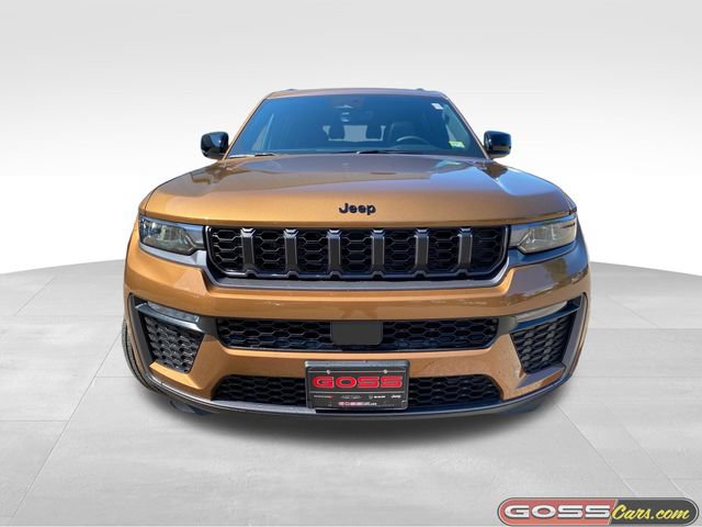 New 2026 Jeep Grand Cherokee L Limited w/ Limited Altitude Package AWD/4WD image 2
