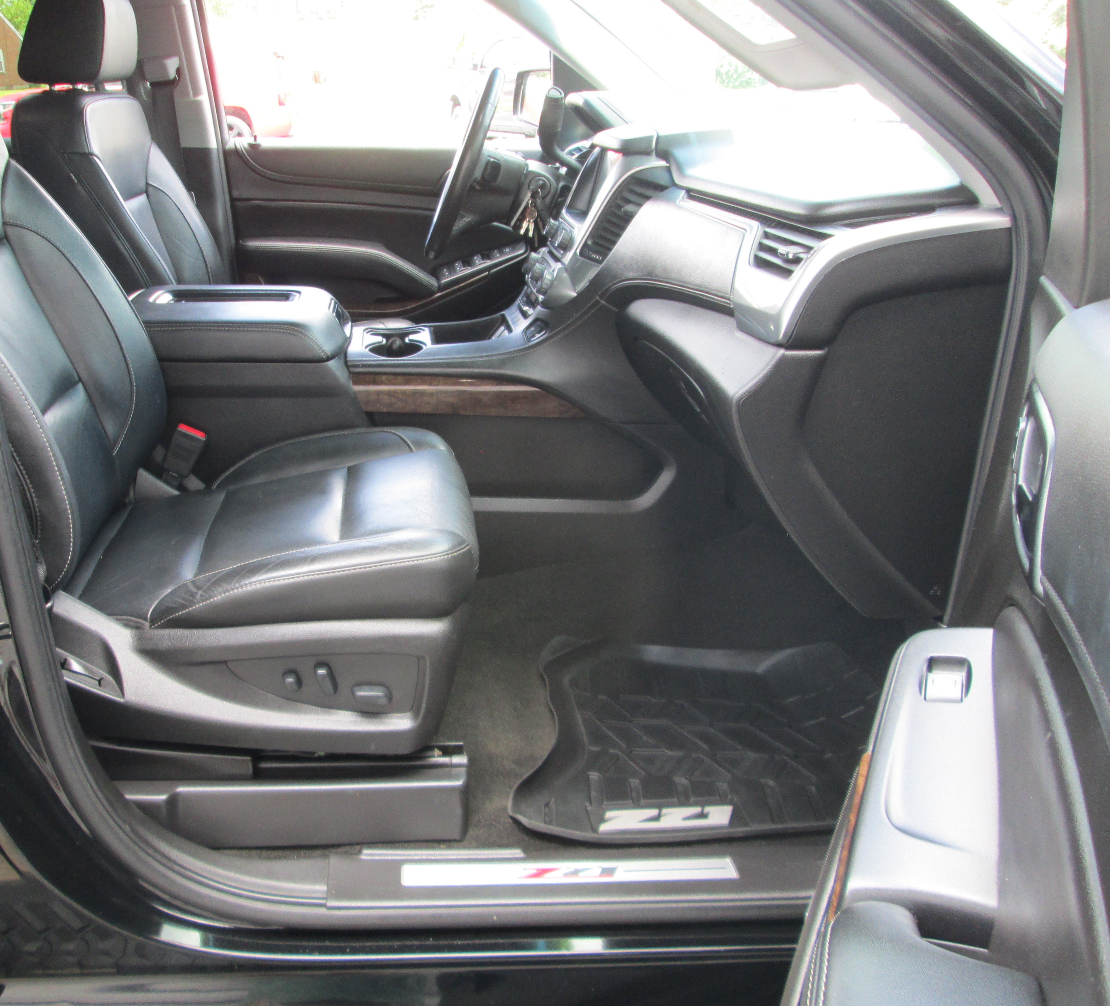 Used 2018 Chevrolet Tahoe LT w/ Z71 Midnight Edition AWD/4WD image 13