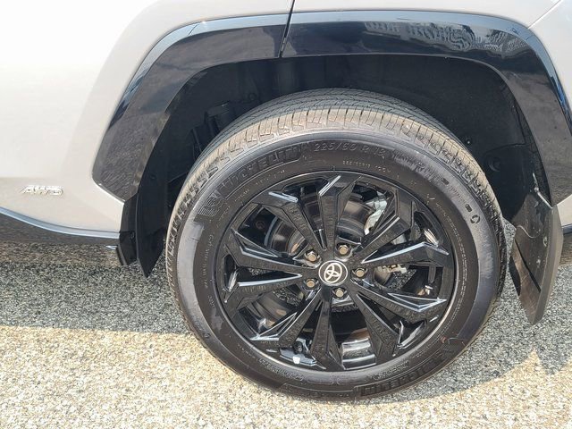 Used 2023 Toyota RAV4 SE image 32