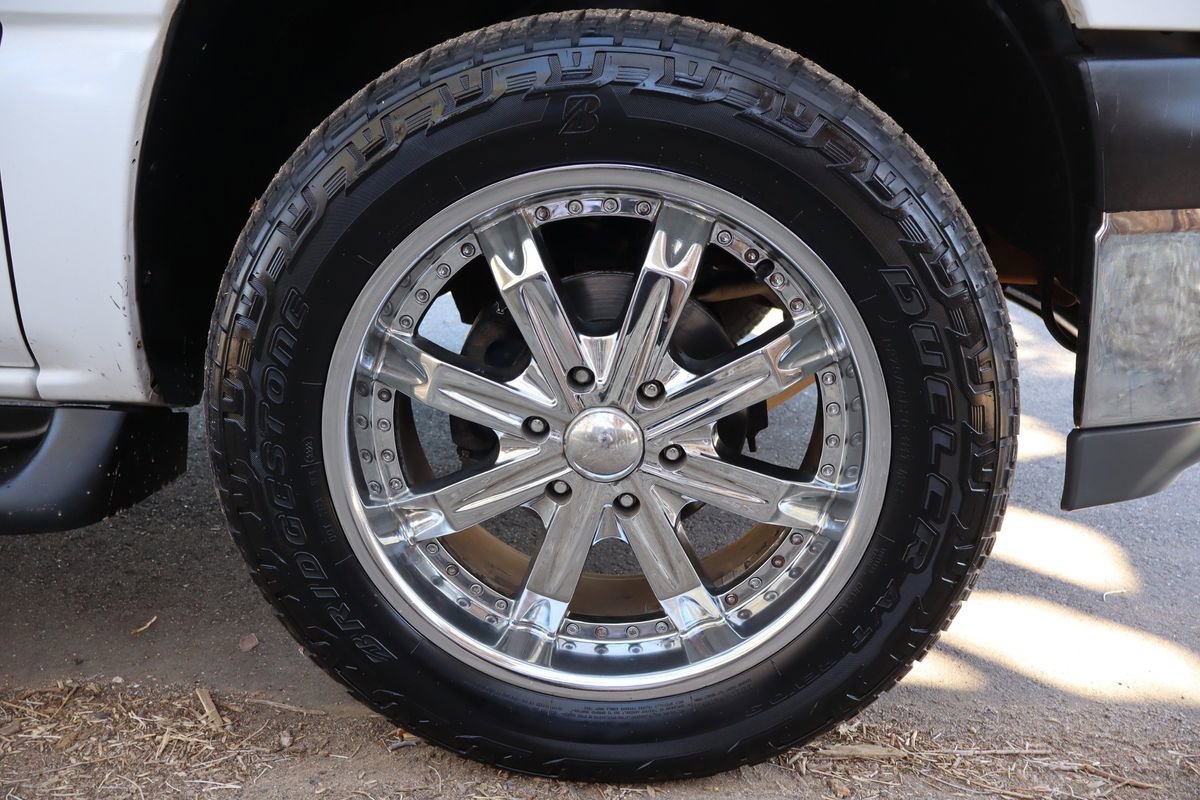 Used 2003 Chevrolet Tahoe LT image 45