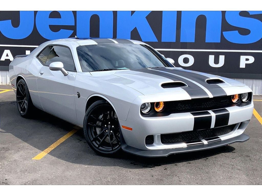 Used 2023 Dodge Challenger SRT Hellcat RWD image 2