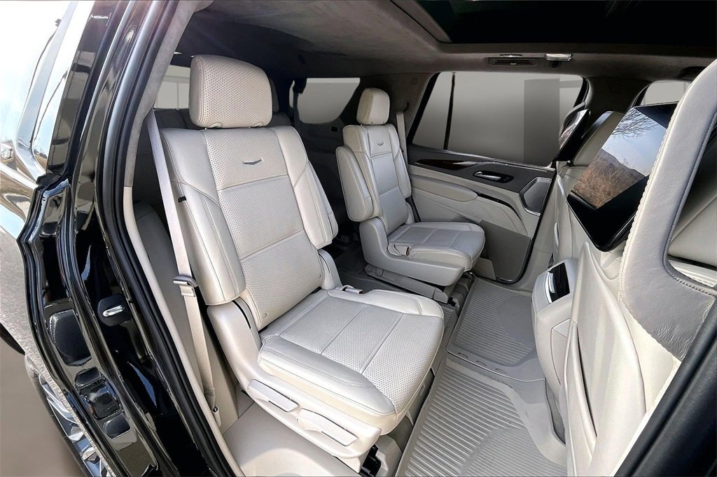 Certified 2024 Cadillac Escalade Sport Platinum w/ LPO, Floor Liner Package image 29