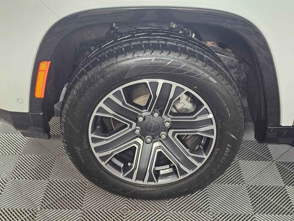 Used 2024 Jeep Wagoneer Series II AWD/4WD image 11