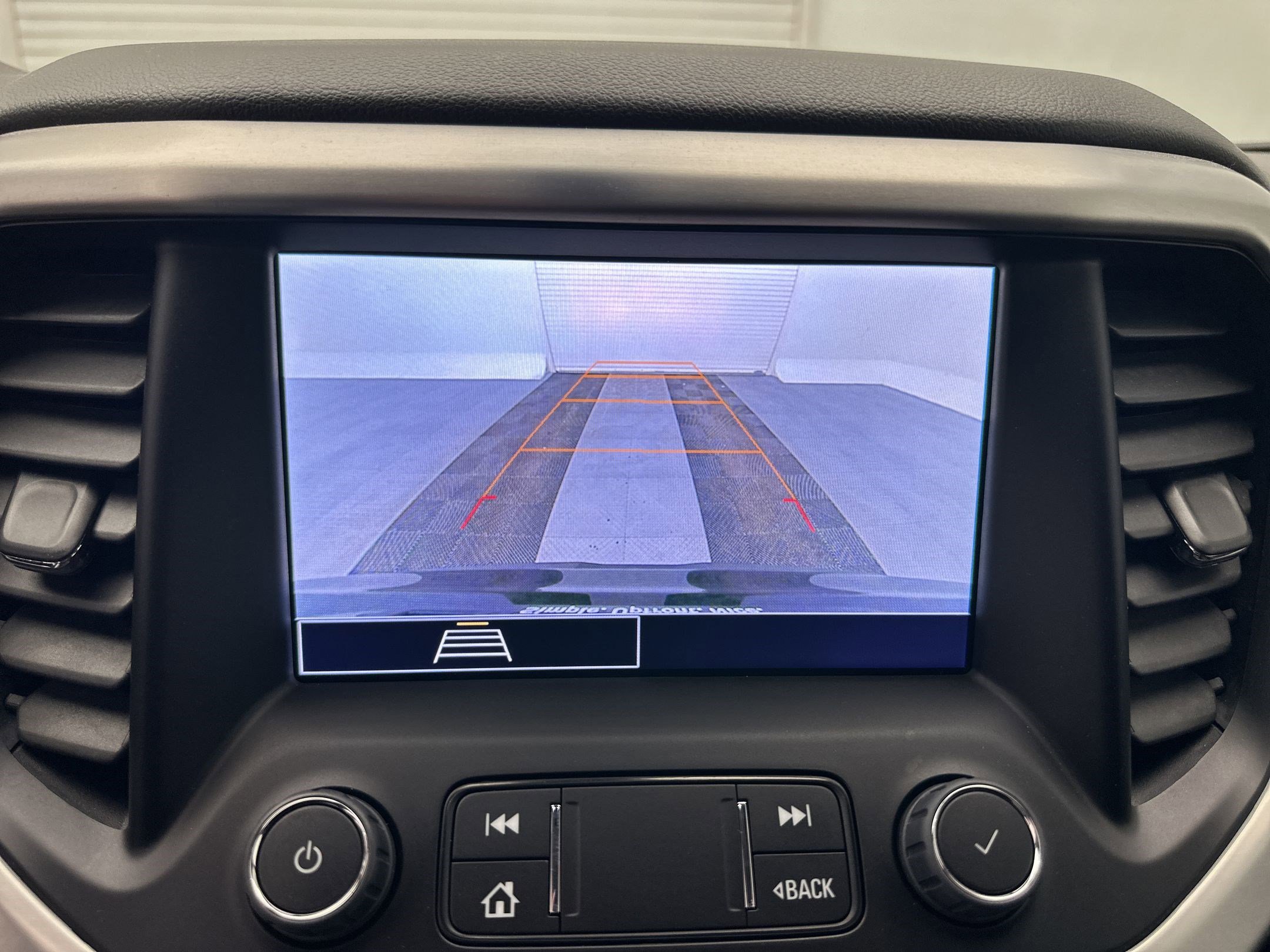 Certified 2023 GMC Acadia SLE w/ Driver Convenience Package image 24