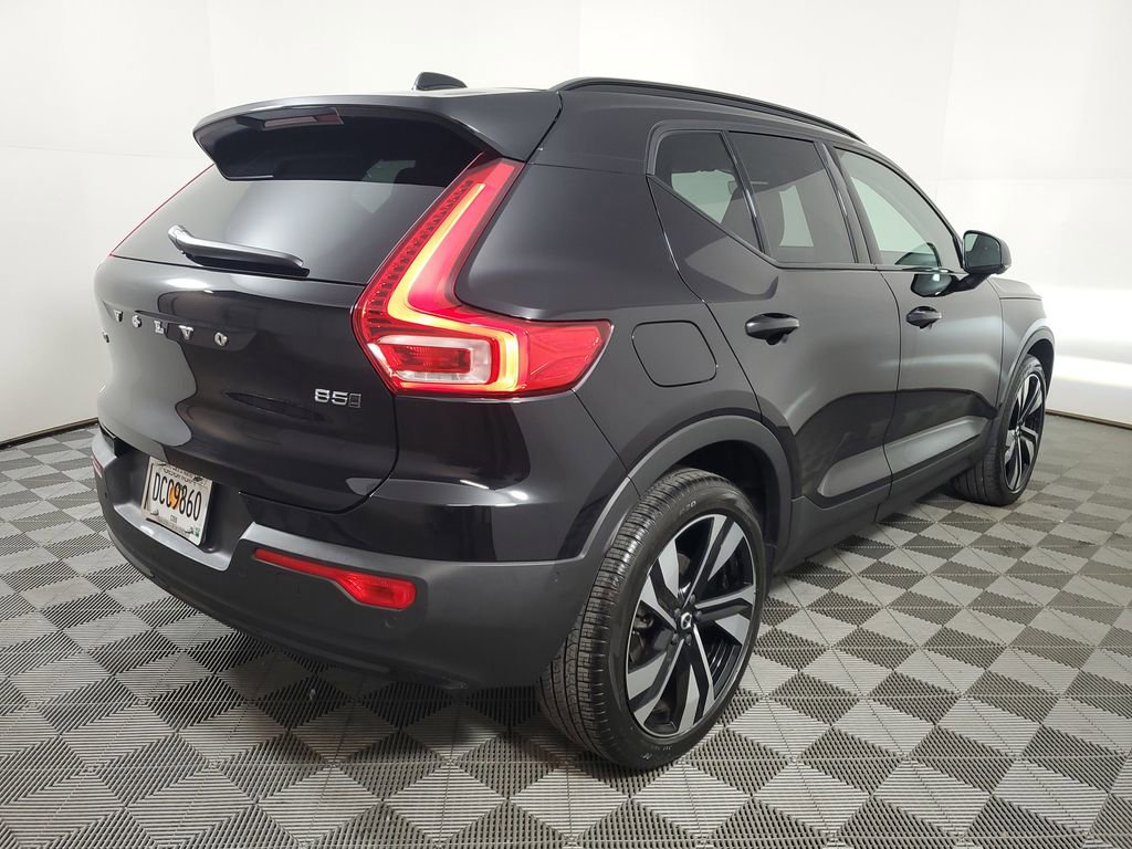 Certified 2025 Volvo XC40 B5 Plus image 8