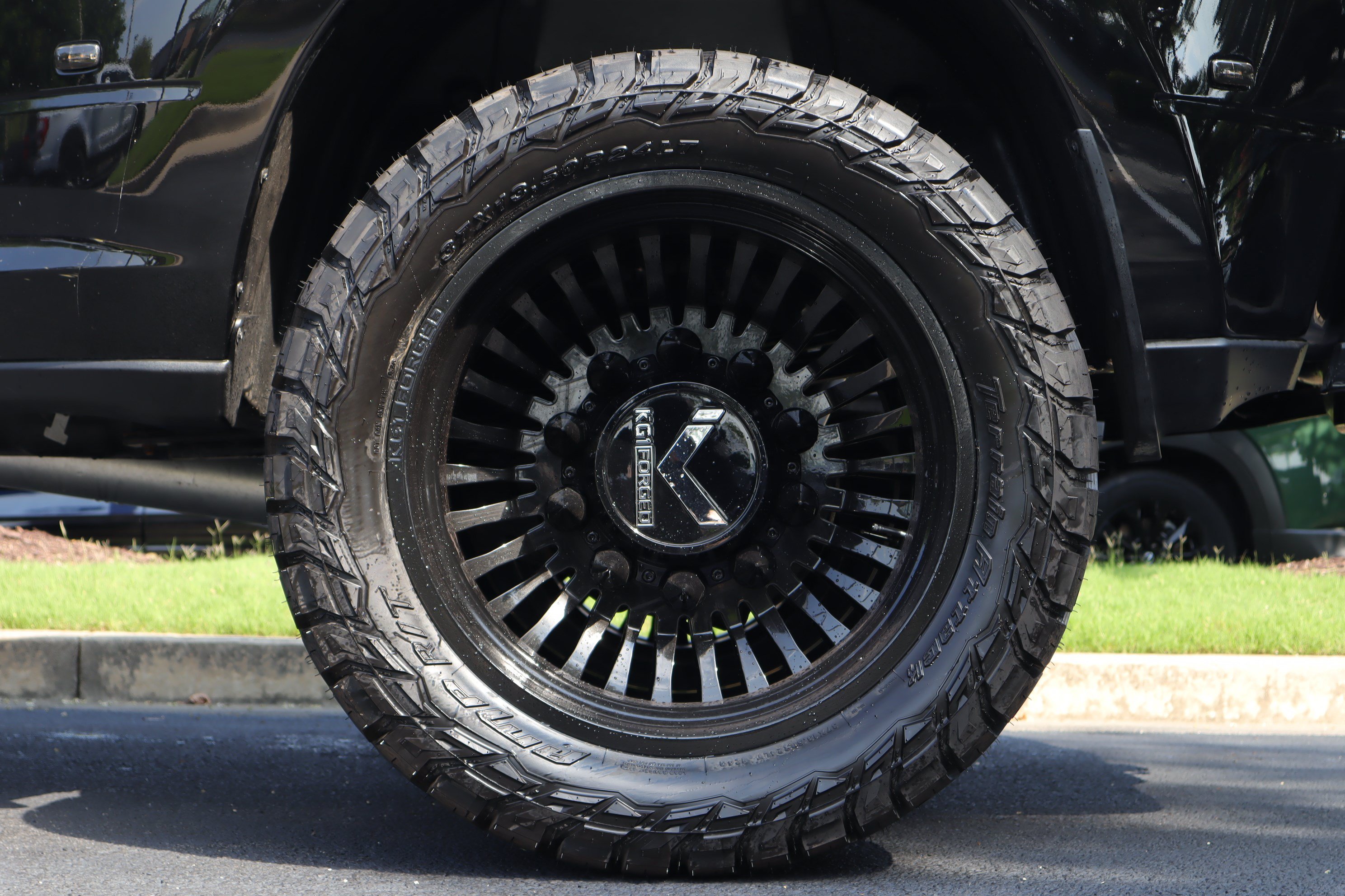 Used 2026 RAM 3500 Laramie AWD/4WD image 6