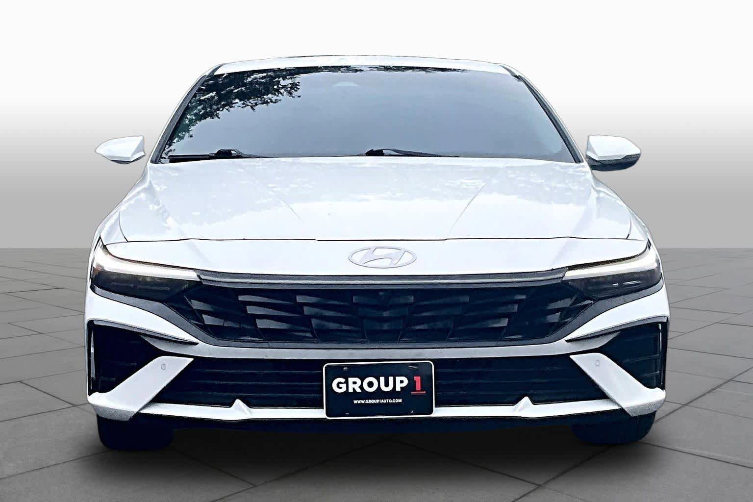 Used 2024 Hyundai Elantra Limited FWD image 4