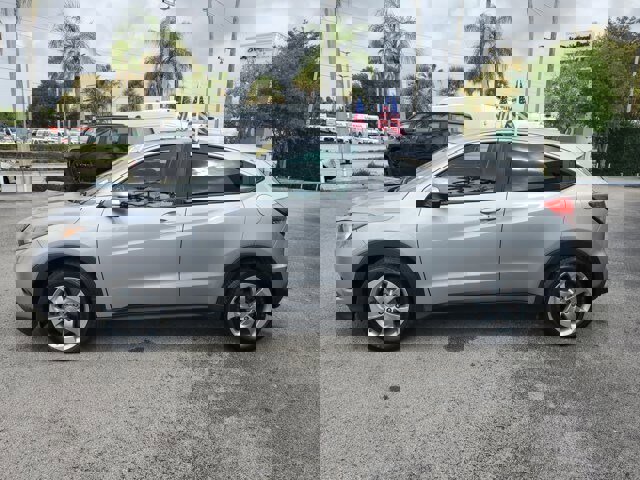 Used 2017 Honda HR-V EX image 4