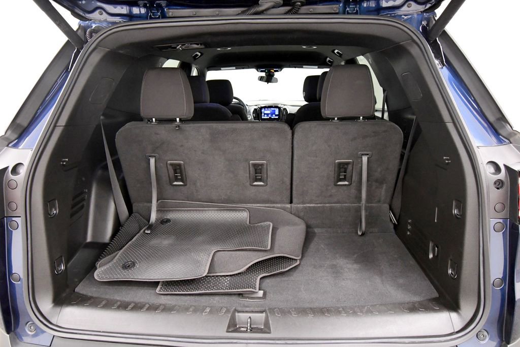 Used 2023 Chevrolet Traverse LT AWD/4WD image 7