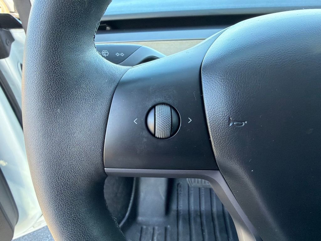 Used 2023 Tesla Model Y Long Range image 26
