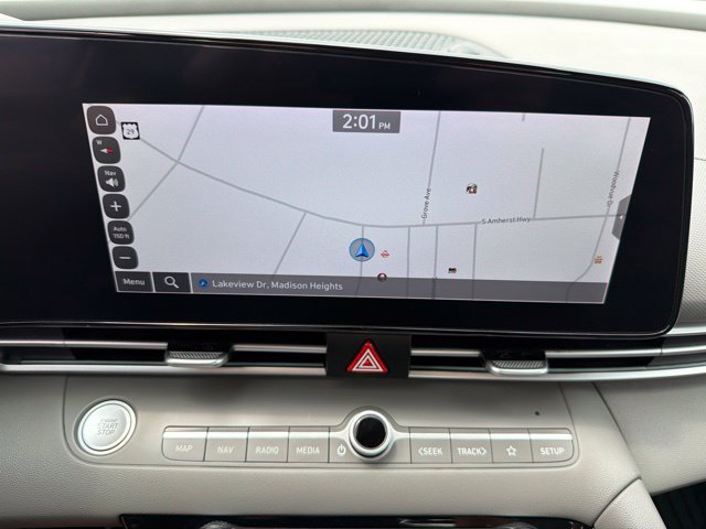 Used 2024 Hyundai Elantra SEL FWD image 18