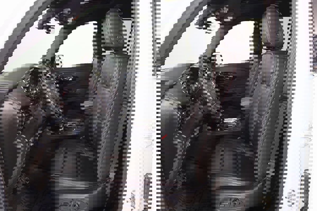 Used 2023 Chevrolet Traverse RS image 12