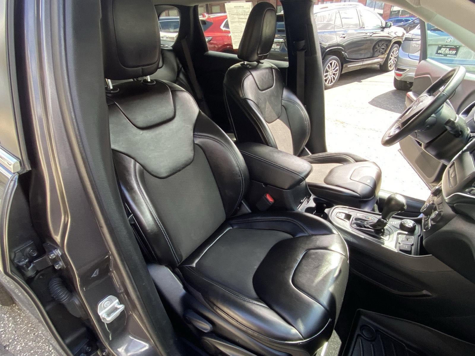 Used 2020 Jeep Cherokee Latitude Plus w/ Cold Weather Group image 35