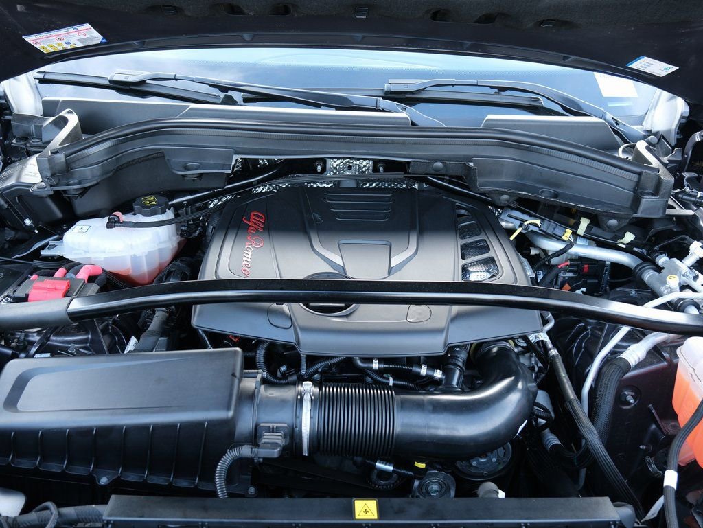 Used 2024 Alfa Romeo Stelvio Veloce image 37