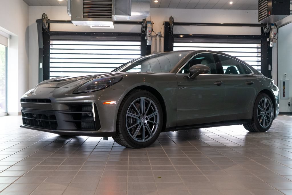 New 2026 Porsche Panamera 4 E-Hybrid AWD/4WD image 1