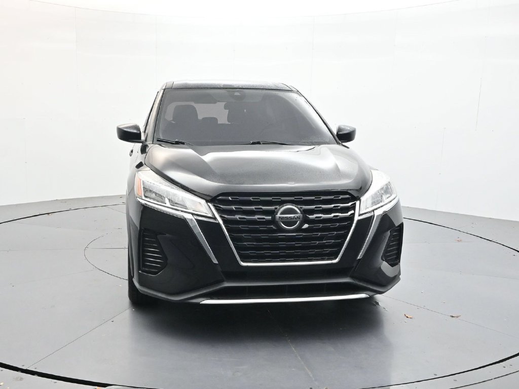 Used 2021 Nissan Kicks S FWD image 2